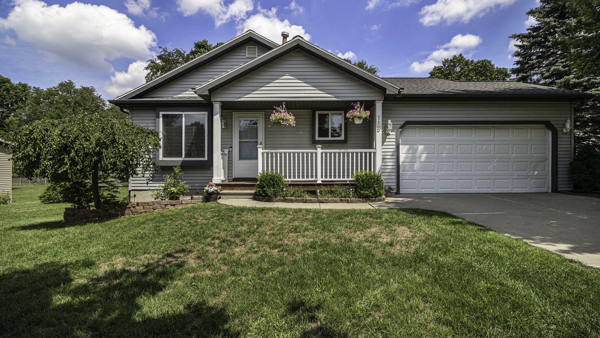 Property Photo:  115 Ridgeview Court  MI 49240 