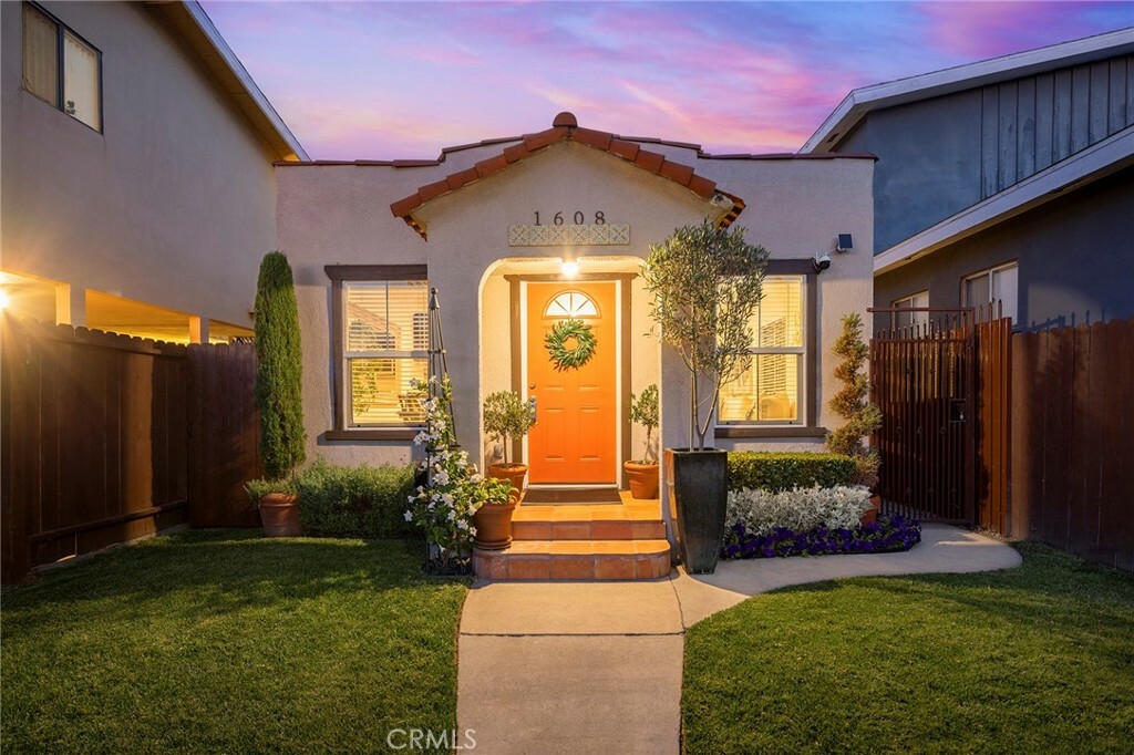 Property Photo:  1608 Cedar Avenue  CA 90813 