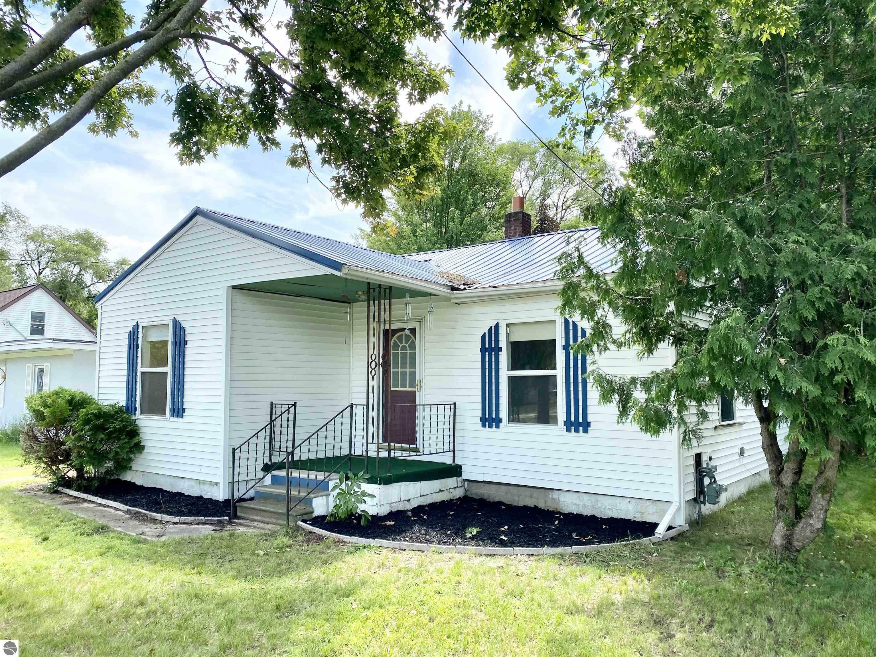 Property Photo:  1505 Belnap Street  MI 48858 