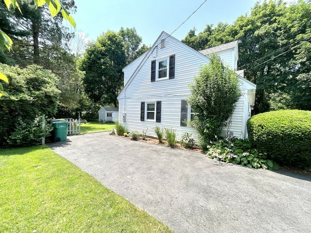 Property Photo:  16 Alandale Parkway  MA 02062 