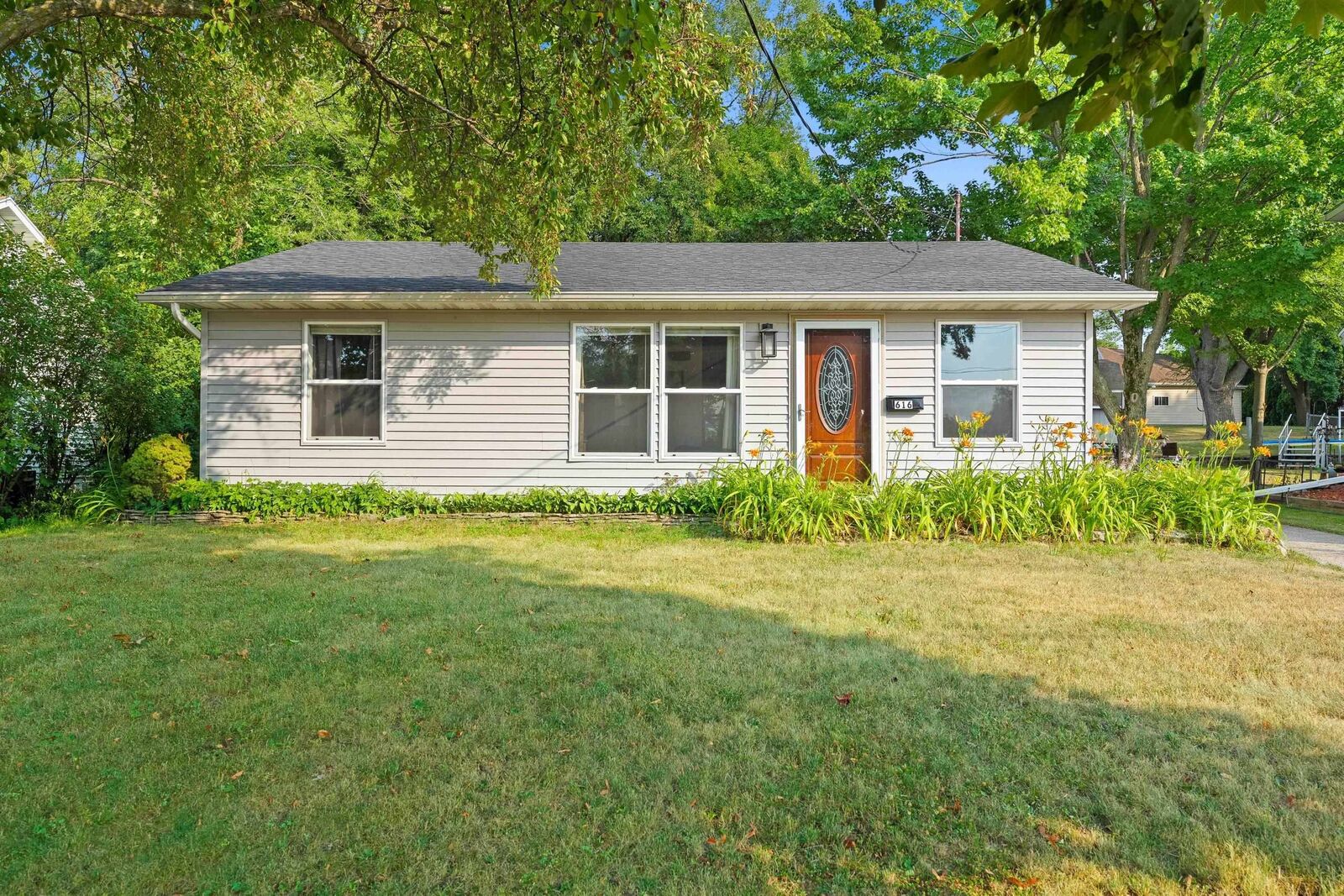 Property Photo:  616 Meade Street  WI 54130 