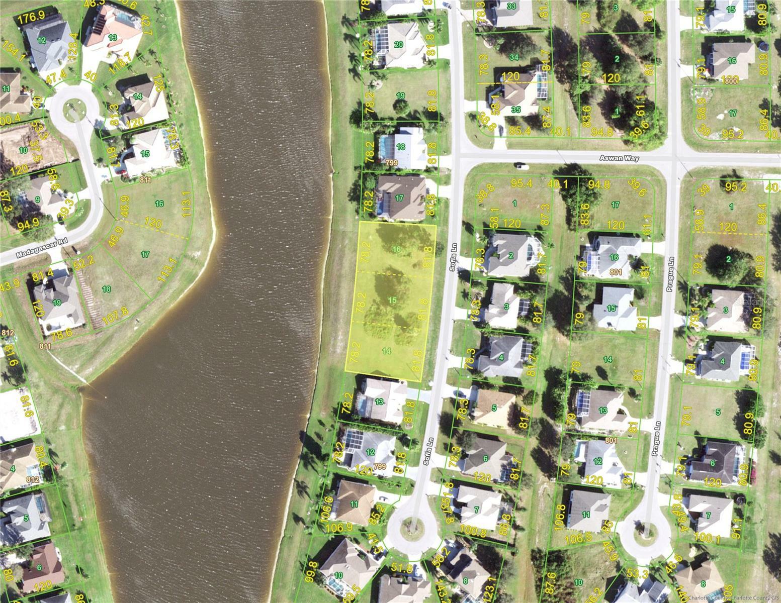 Property Photo:  2369 Sofia Lane  FL 33983 