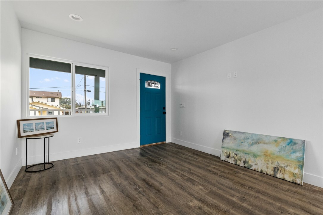 Property Photo:  578 Honolulu Avenue  CA 93445 