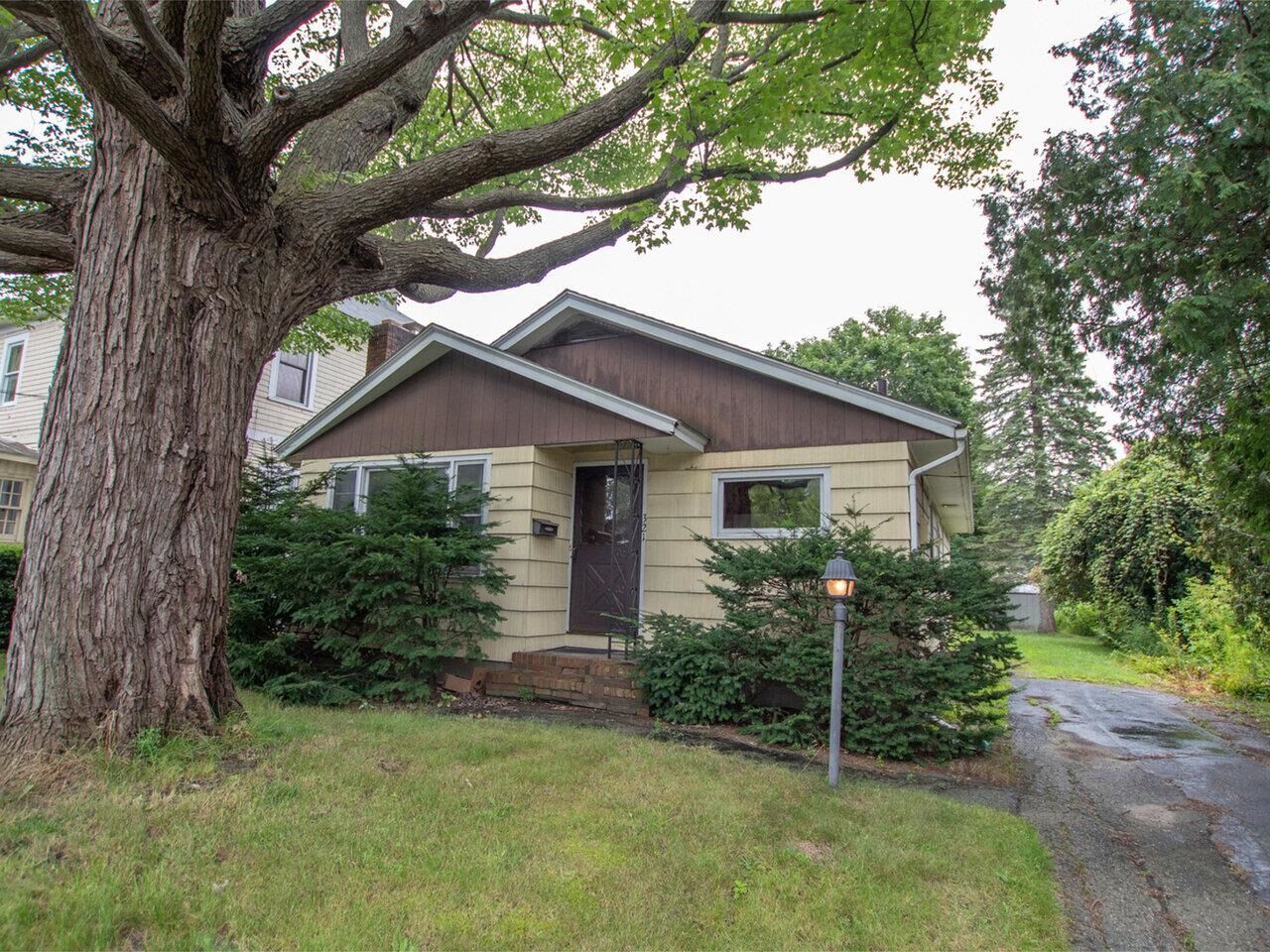 Property Photo:  321 Flynn Avenue  VT 05401 