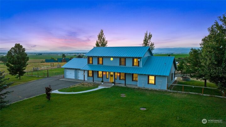 Property Photo:  801 Carroll Road  WA 98926 