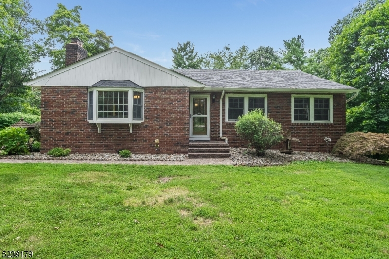 Property Photo:  17 Greenwood Pl  NJ 08822 