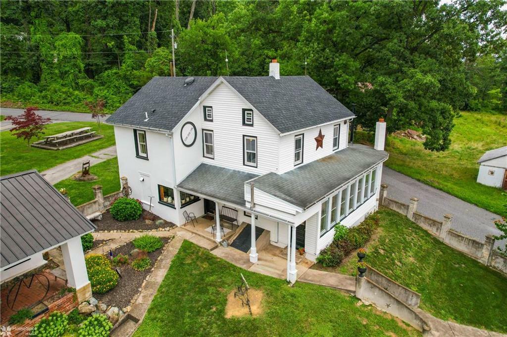 Property Photo:  405 Kichline Road  PA 18055 