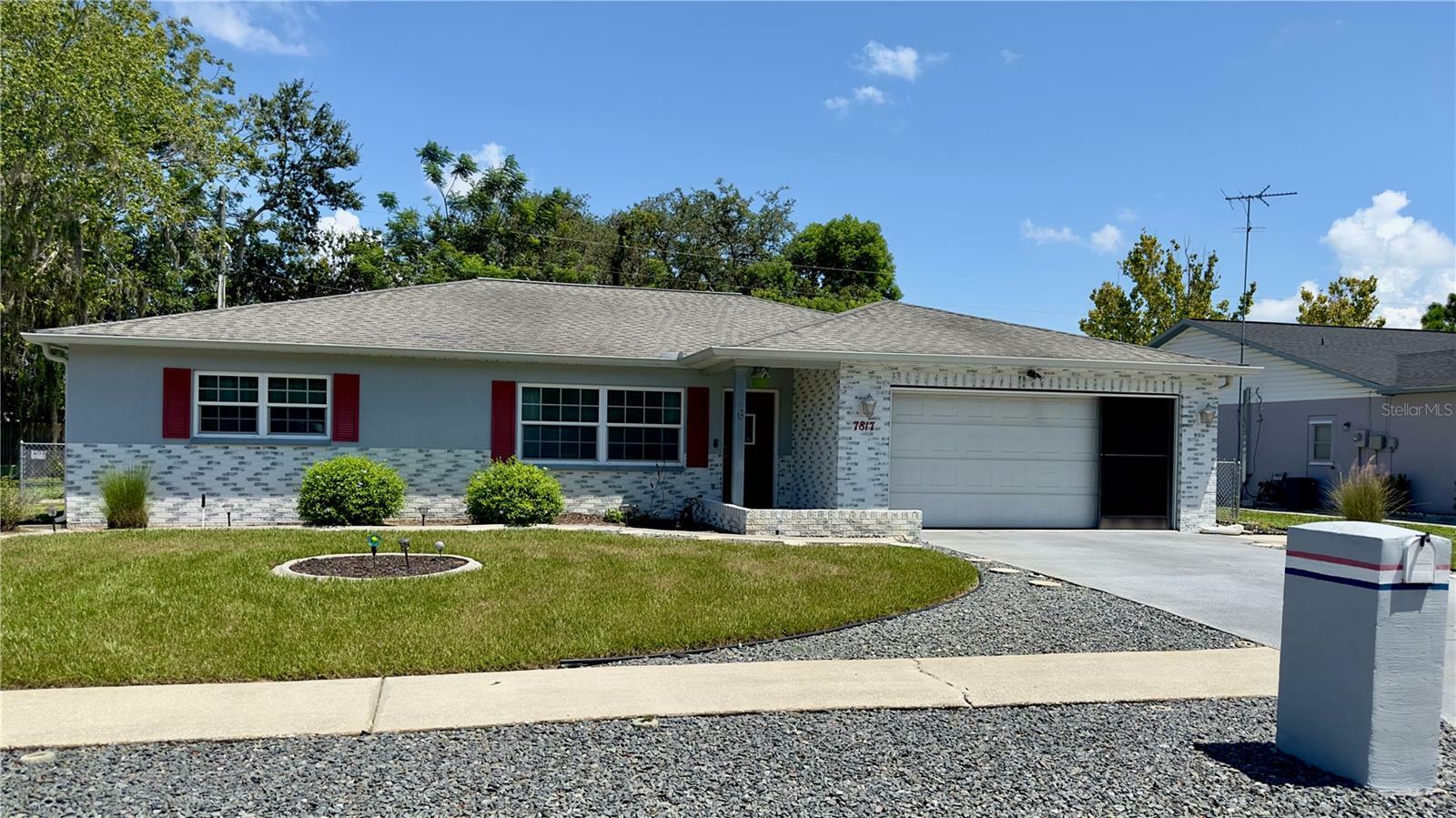 Property Photo: 7817 Rusty Oak Drive FL 34653