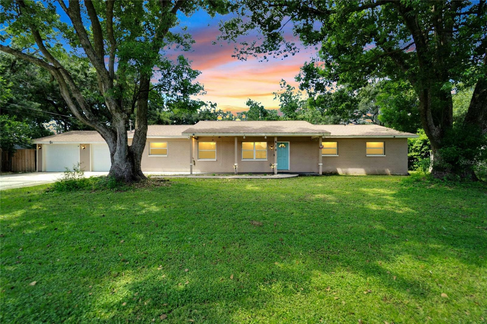 Property Photo:  610 Elaine Drive  FL 33511 