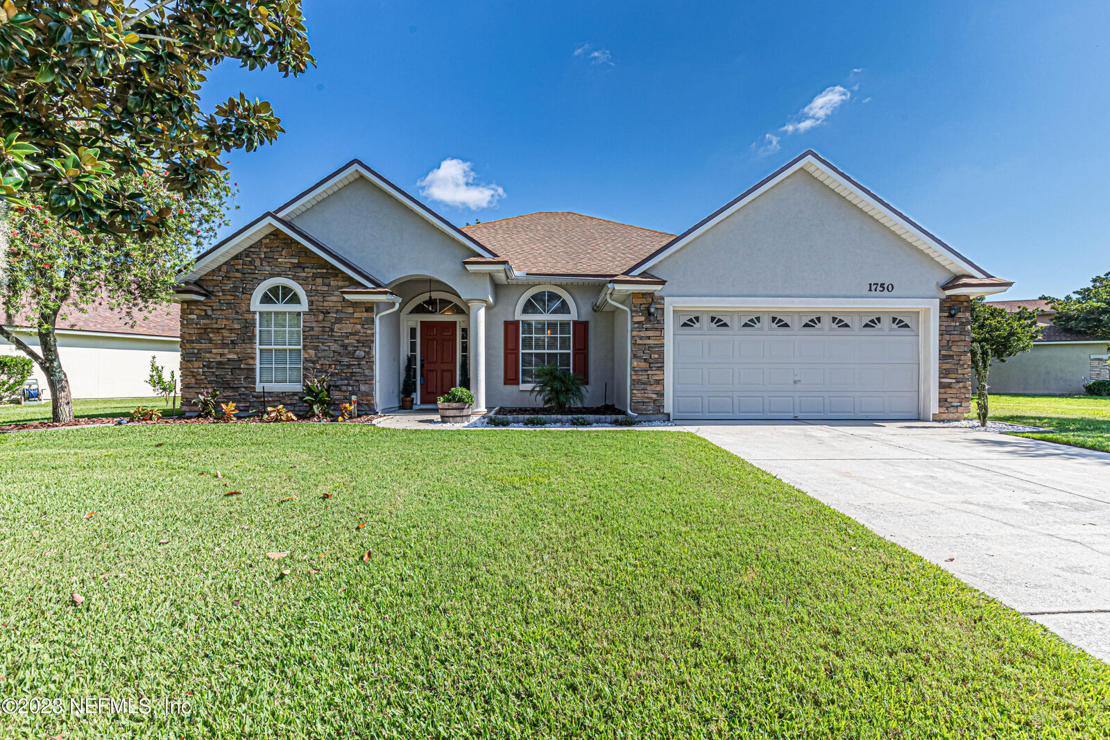 Property Photo:  1750 Chatham Village Drive  FL 32003 