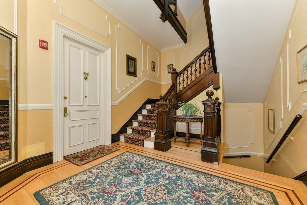 Property Photo:  86 Commonwealth Ave 3R  MA 02116 