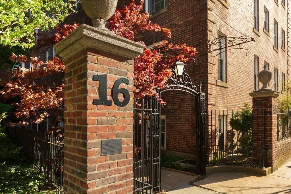 Property Photo:  16 Chauncy St 14  MA 02138 
