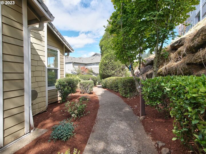 2 bed West Linn home for sale 3800 Summerlinn Dr 53, West Linn, OR 97068