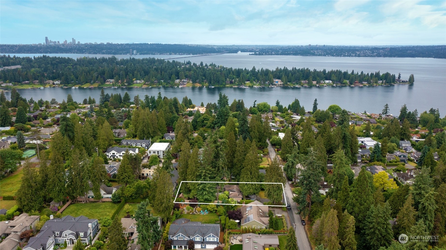 Property Photo: 9415 NE 40th Street WA 98004