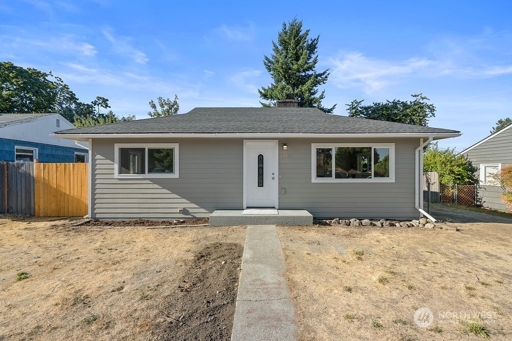 Property Photo:  3207 S 15th Street  WA 98405 