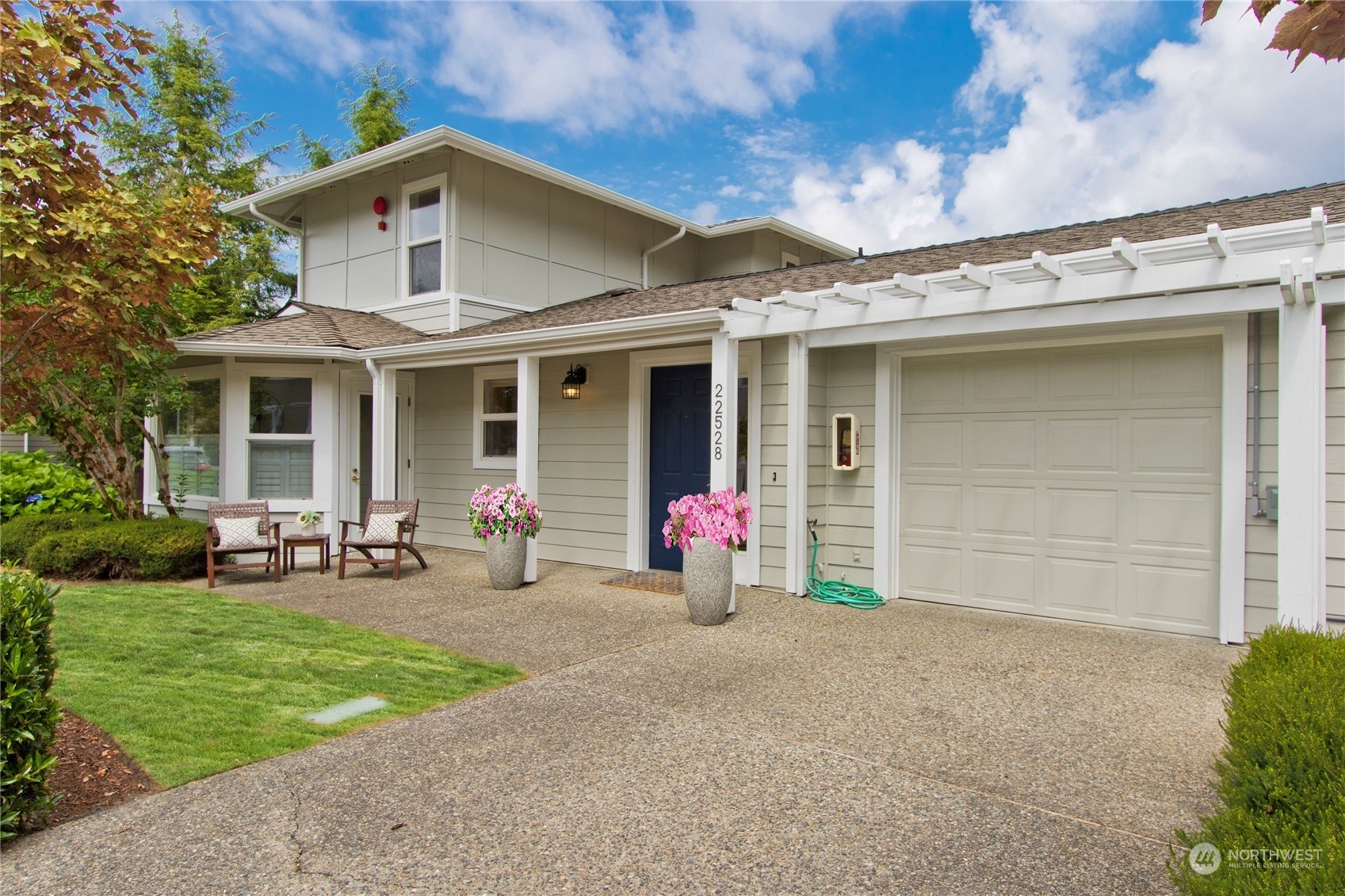 Property Photo:  22528 SE 38th Terrace 2362  WA 98029 