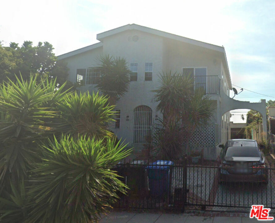 Property Photo:  1080   West Blvd  CA 90019 