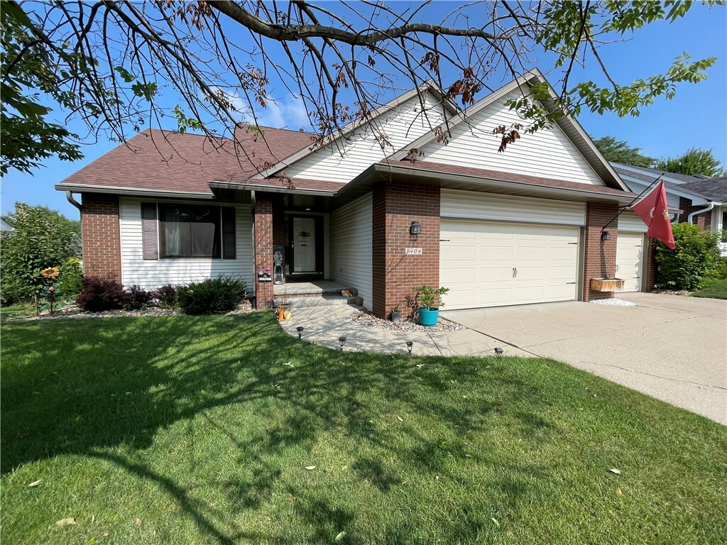 Property Photo:  3406 Brook View Drive  IA 50317 