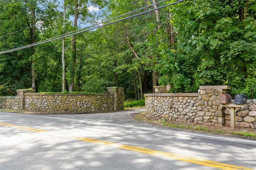 Property Photo:  462 Smith Ridge Road  NY 10590 