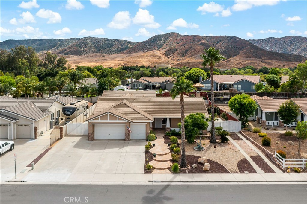 Property Photo: 42428 Chisolm CA 92562