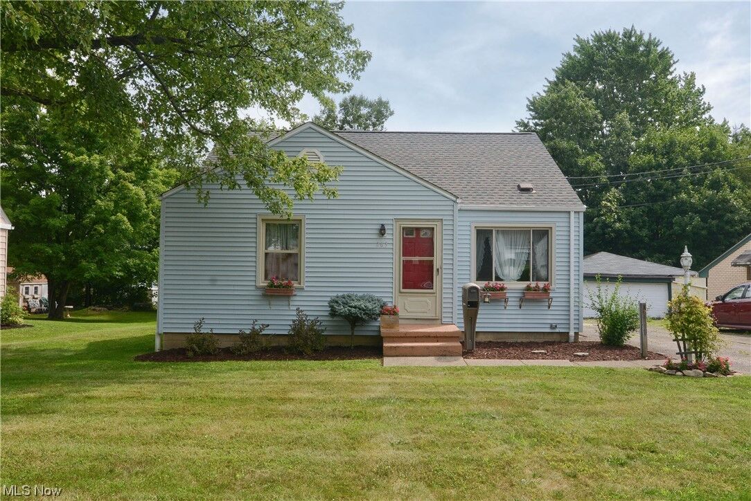 Property Photo: 263 Parkgate Avenue OH 44515