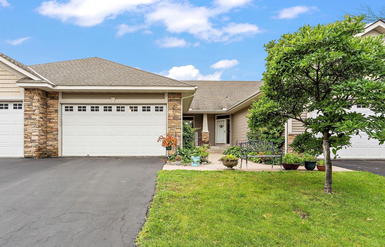 Property Photo: 190 Thompson Avenue E MN 55118
