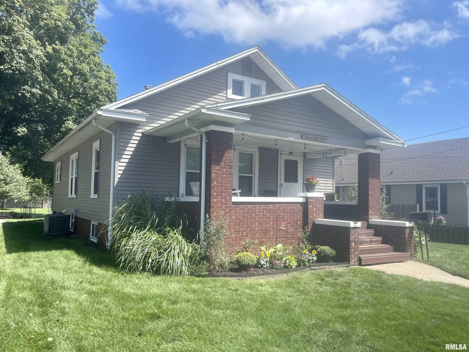 Property Photo: 113 N Arthur Avenue IL 61401