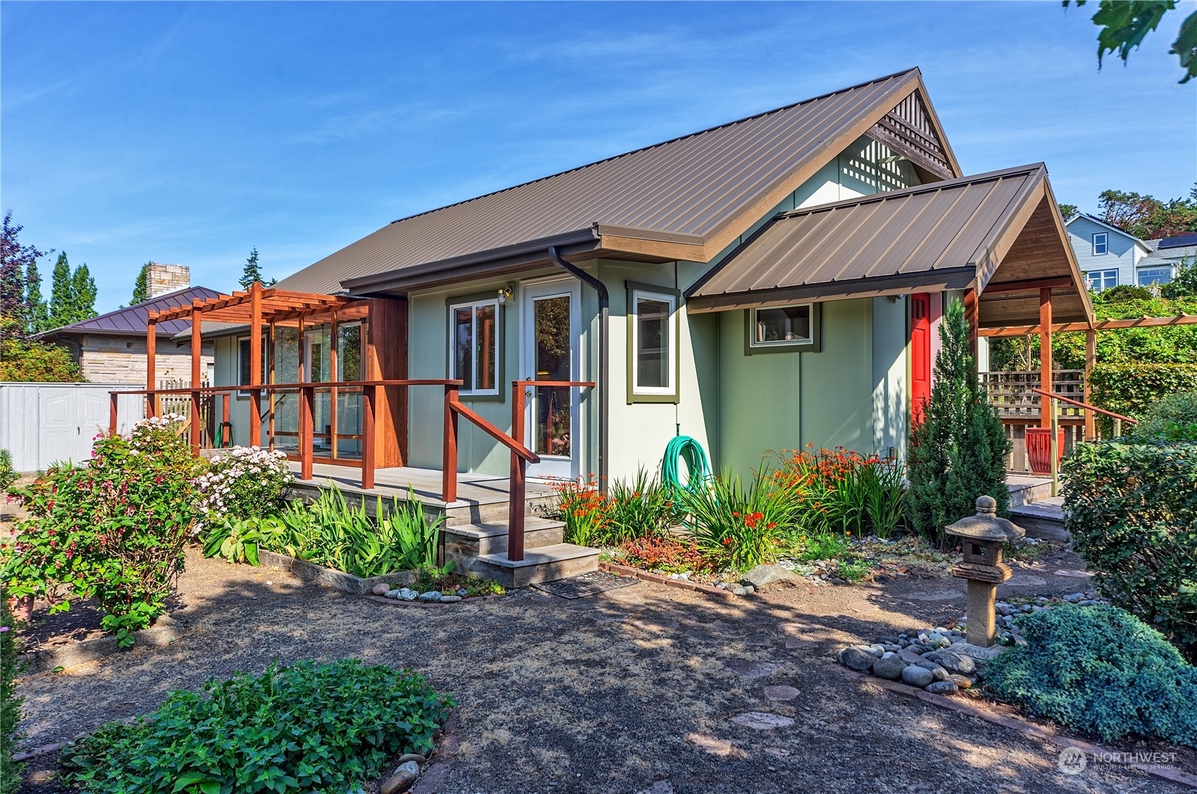 Property Photo:  701 Oak Street  WA 98368 