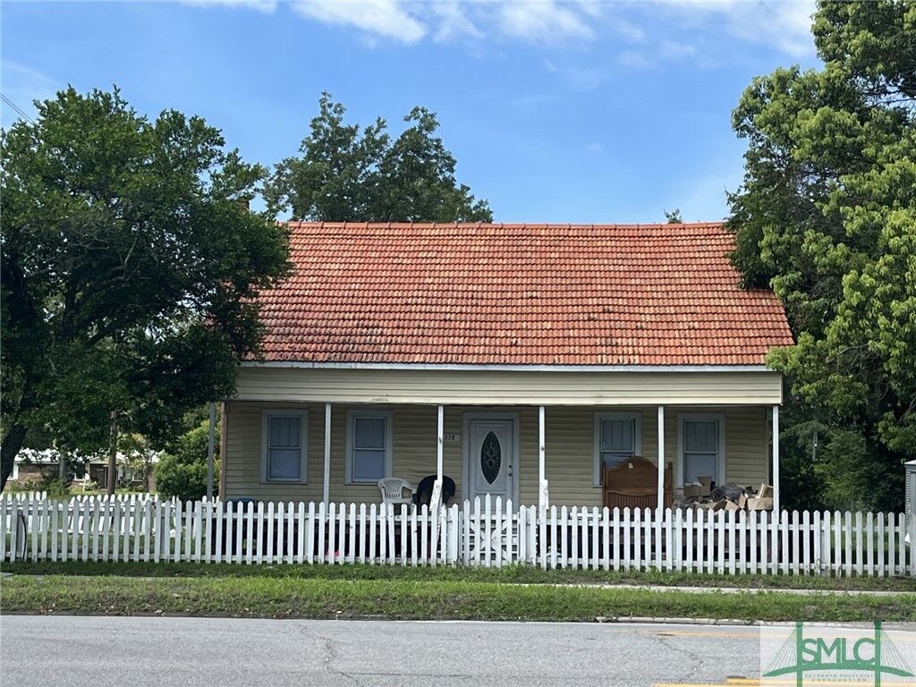 Property Photo: 20 N Church Street GA 31316