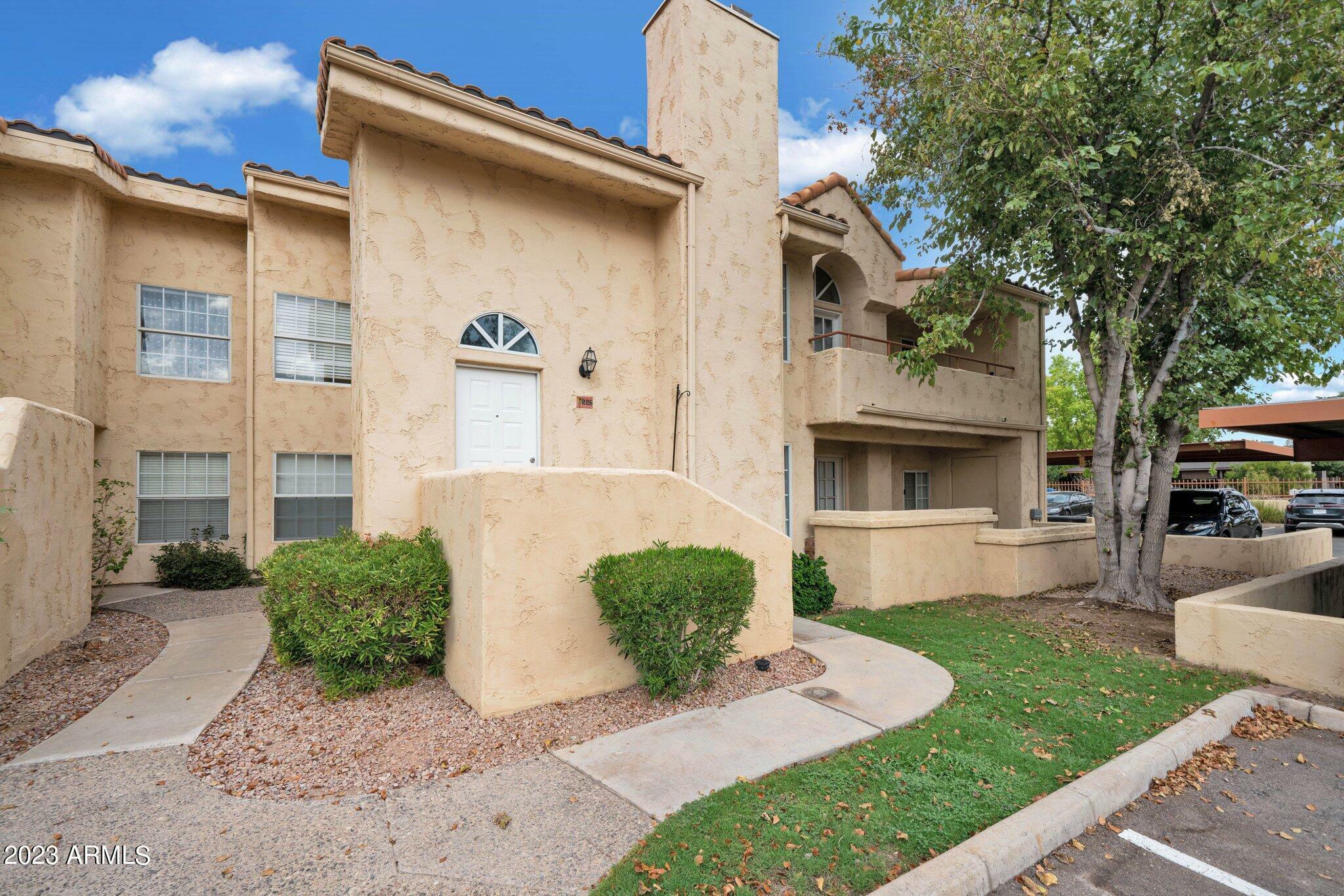 Property Photo:  1333 E Morten Avenue 226  AZ 85020 