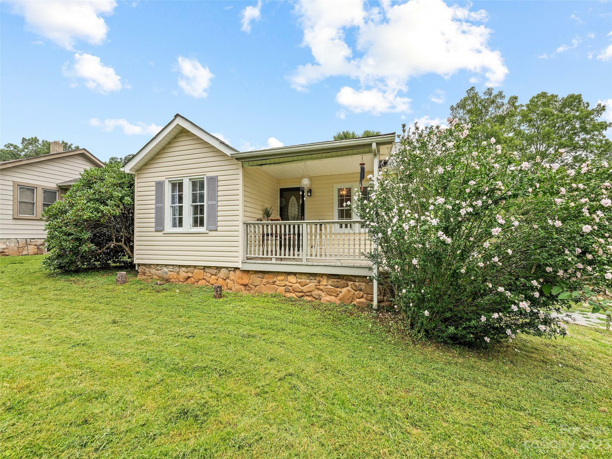 Property Photo: 120 Caring Place Loop NC 28721