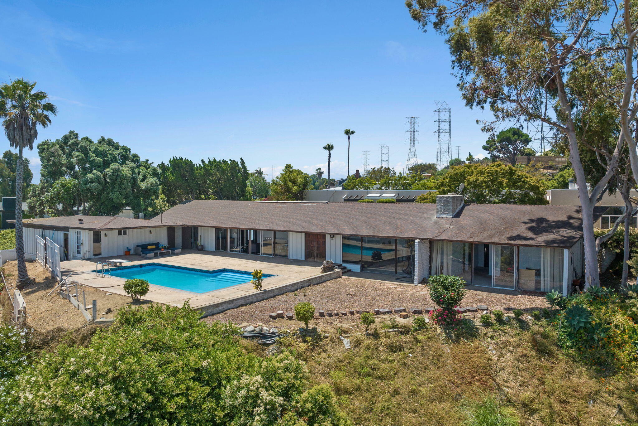 Property Photo: 4139 S Cloverdale Avenue CA 90008