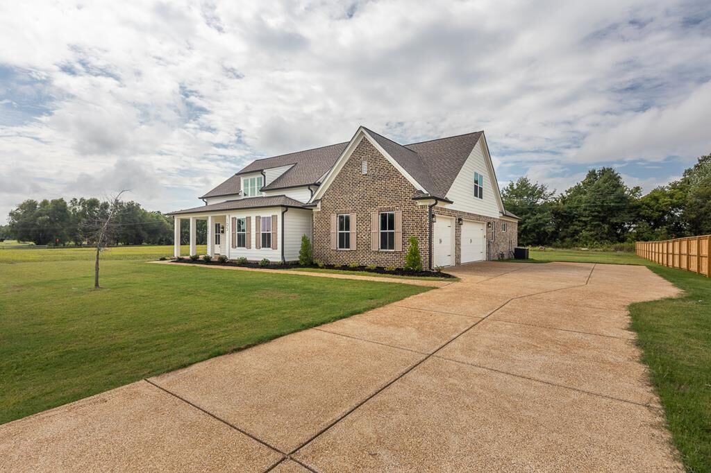 Property Photo:  105 Hunters Point  AR 72364 