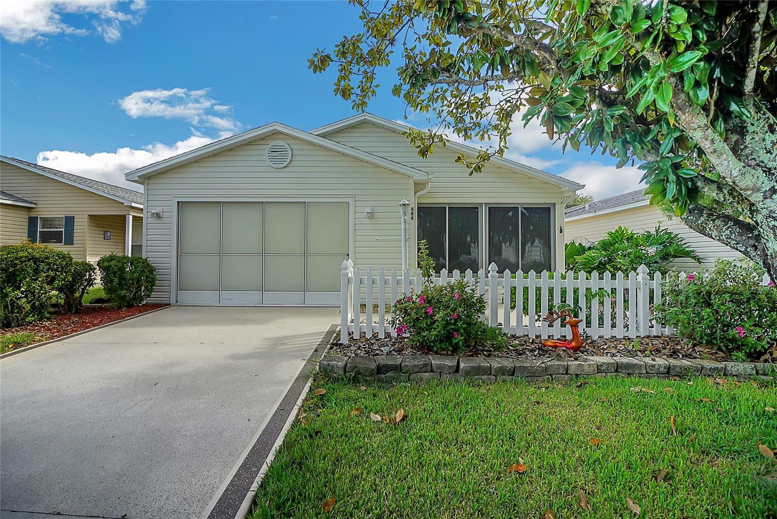 Property Photo:  484 Hildalgo Drive  FL 32159 