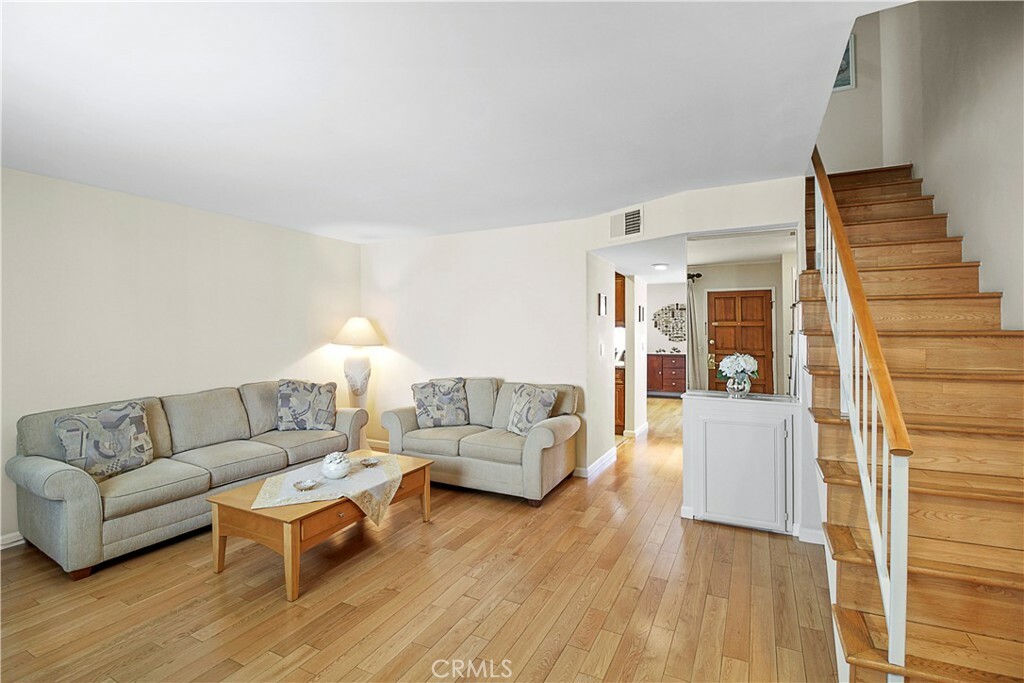 Property Photo:  1137 N Maryland Avenue 3  CA 91207 