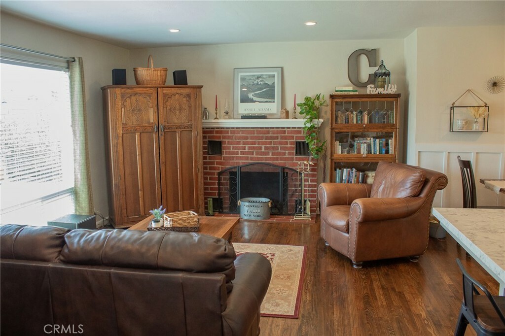 Property Photo:  1074 Fair Oaks Avenue  CA 93420 