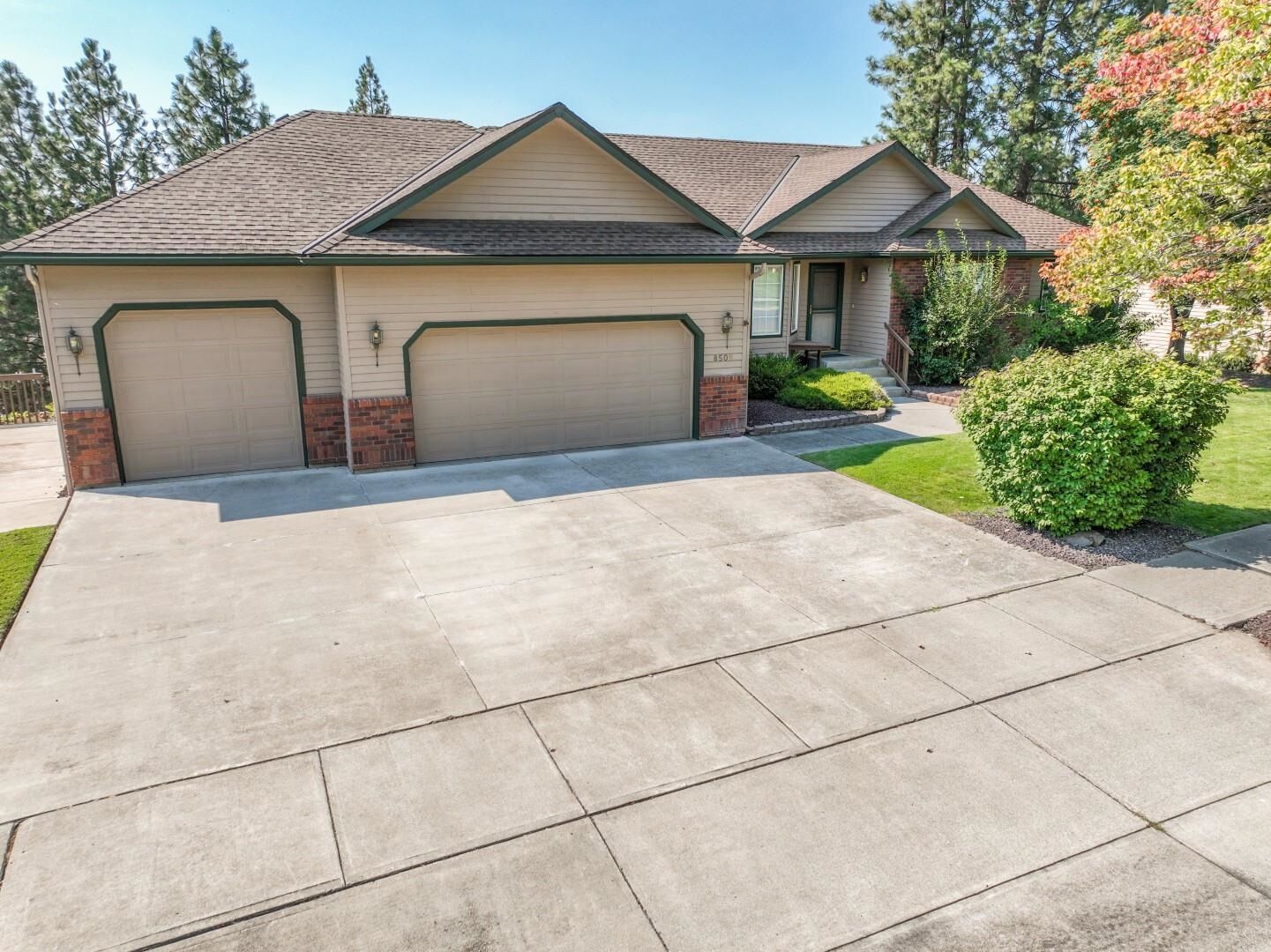 Property Photo: 8509 N Forest Blvd WA 99208
