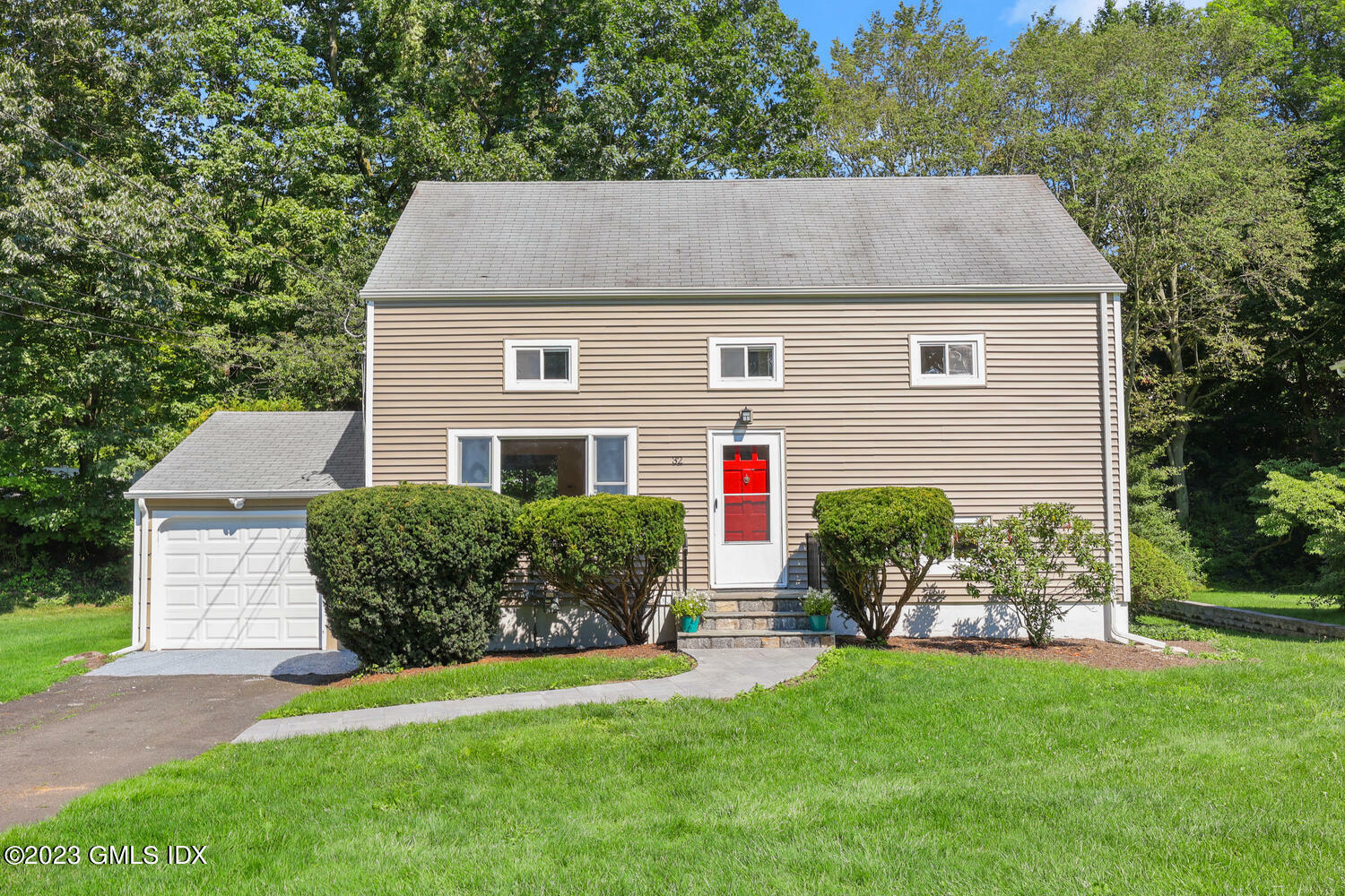 Property Photo:  32 Amherst Road  CT 06878 