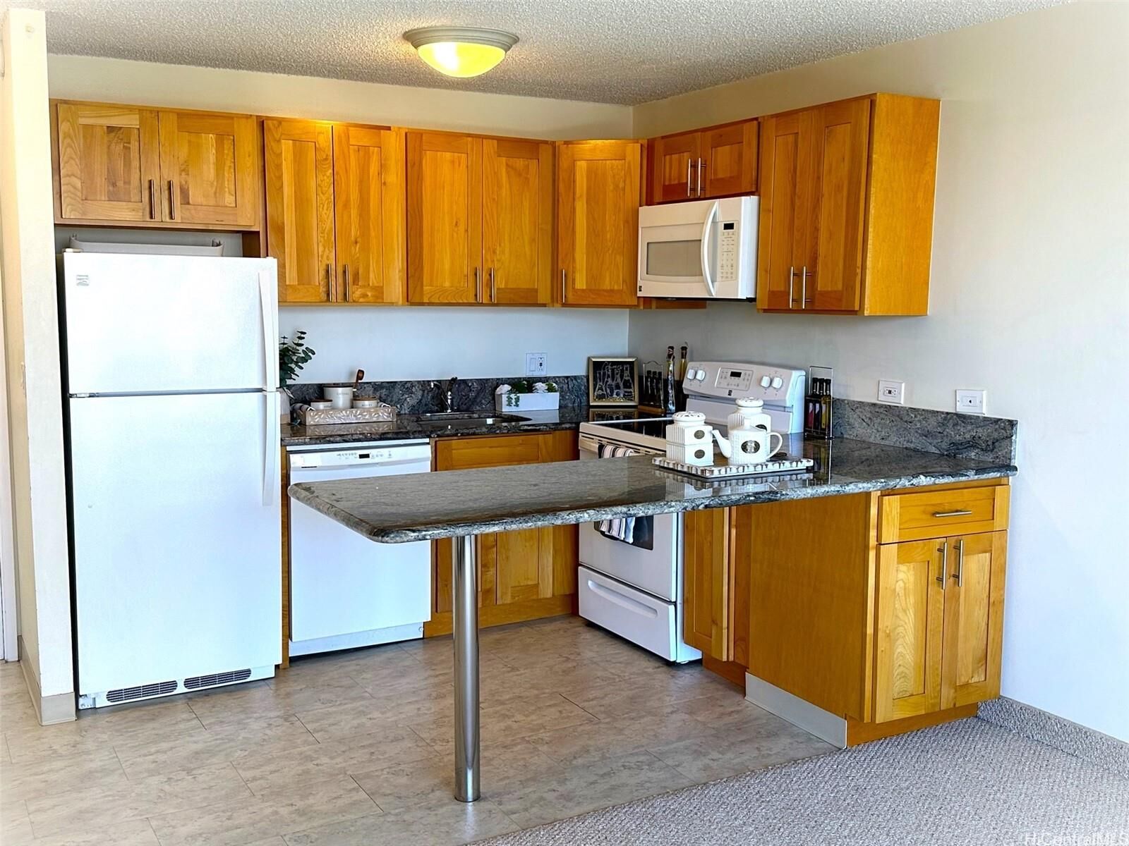 Property Photo:  411 Hobron Lane 1910  HI 96815 