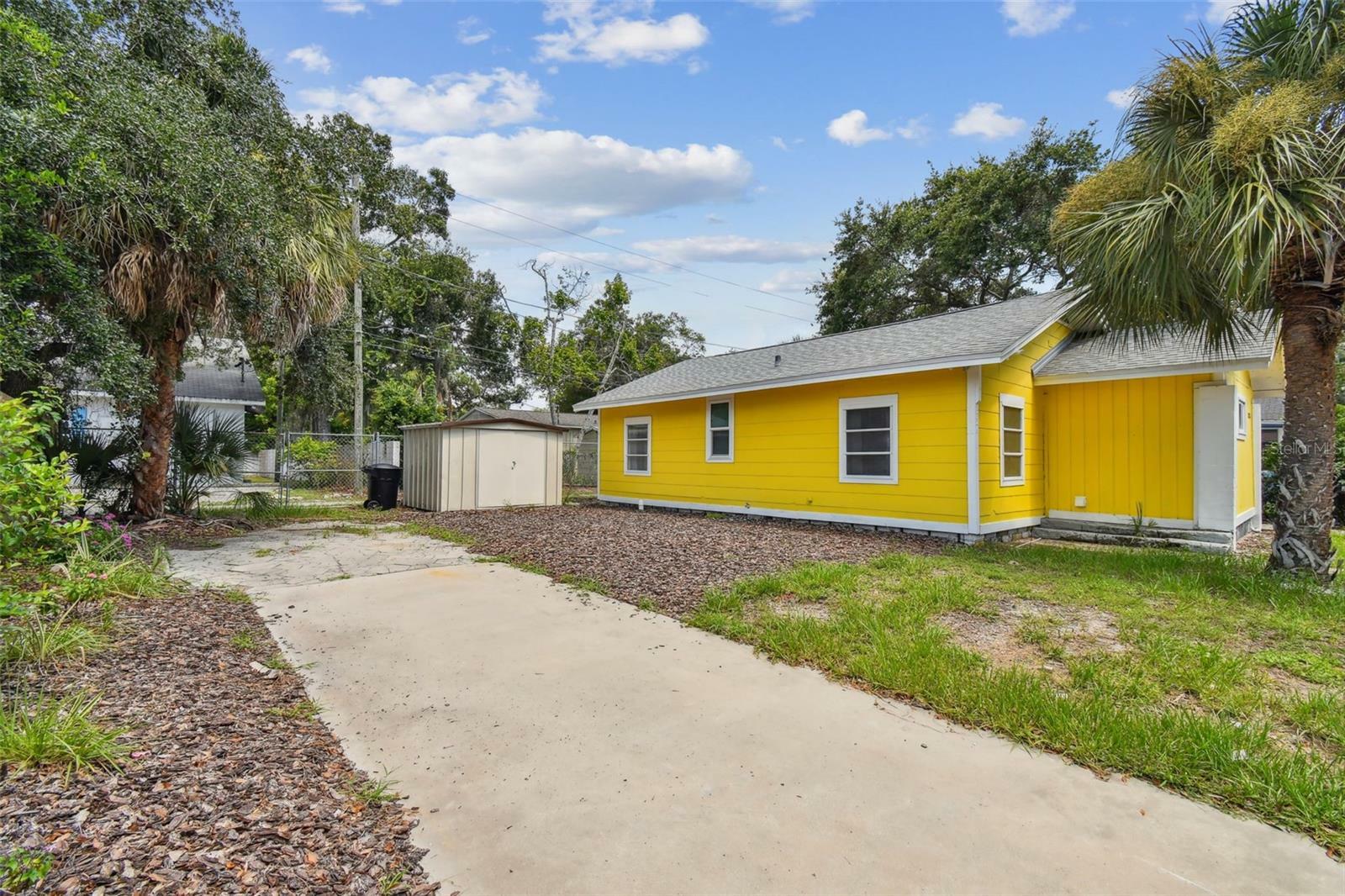 Property Photo:  2026 Auburn Street S  FL 33712 