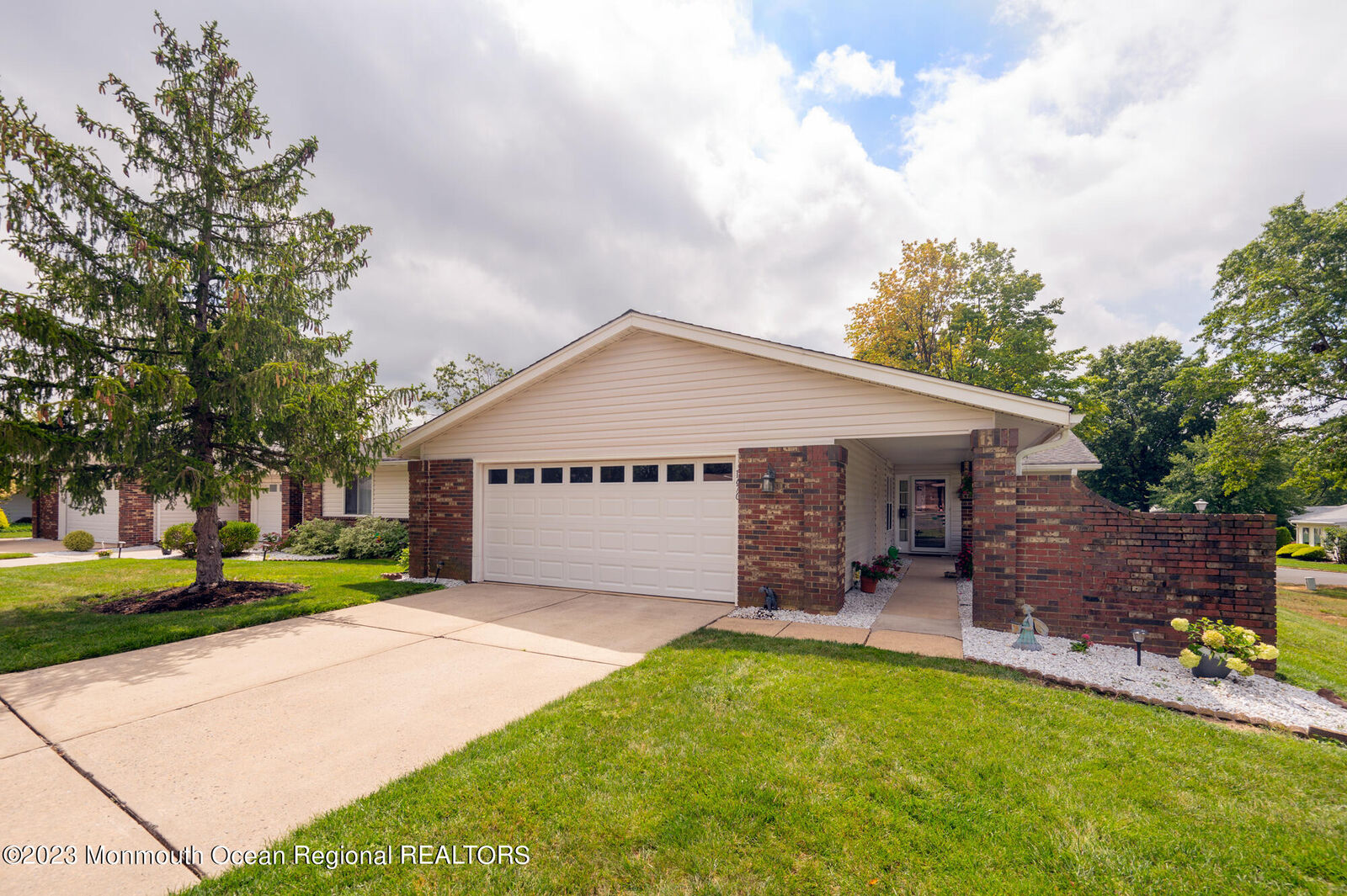 Property Photo:  167C Laurel Plz  NJ 08831 