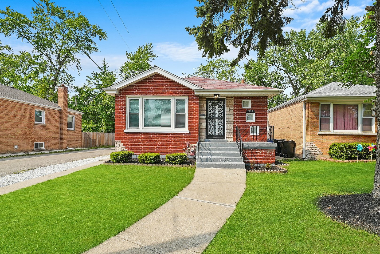 Property Photo:  2112 W 119th Street  IL 60643 