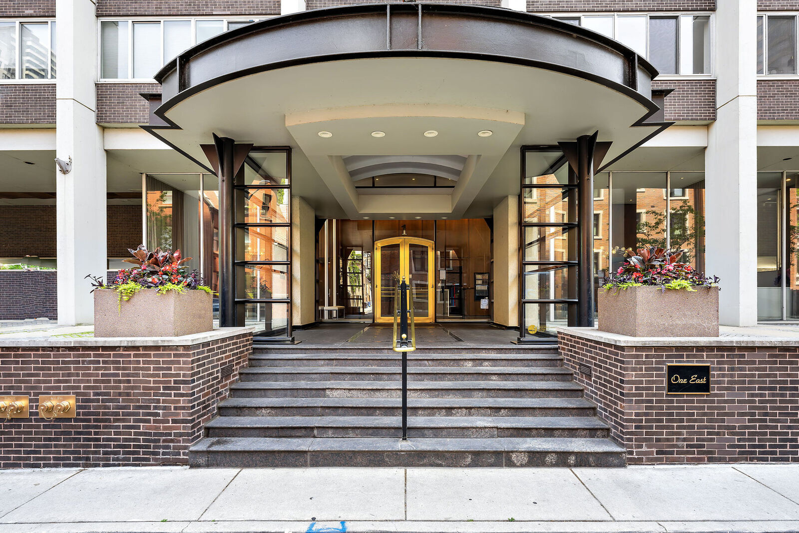 Property Photo:  1 E Schiller Street 7A  IL 60610 