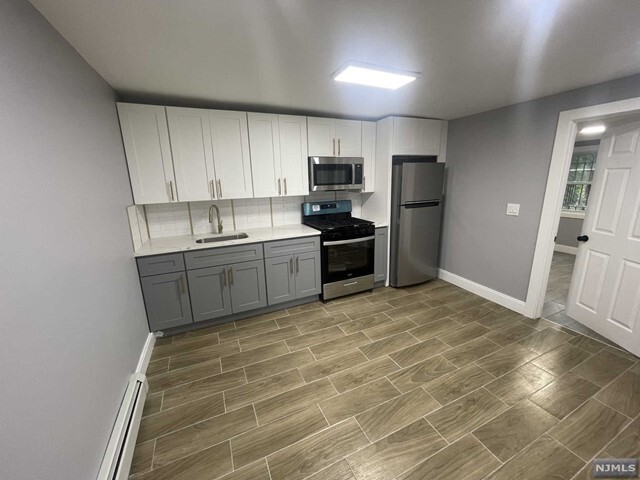 Property Photo:  26 Murray Street 1  NJ 07114 