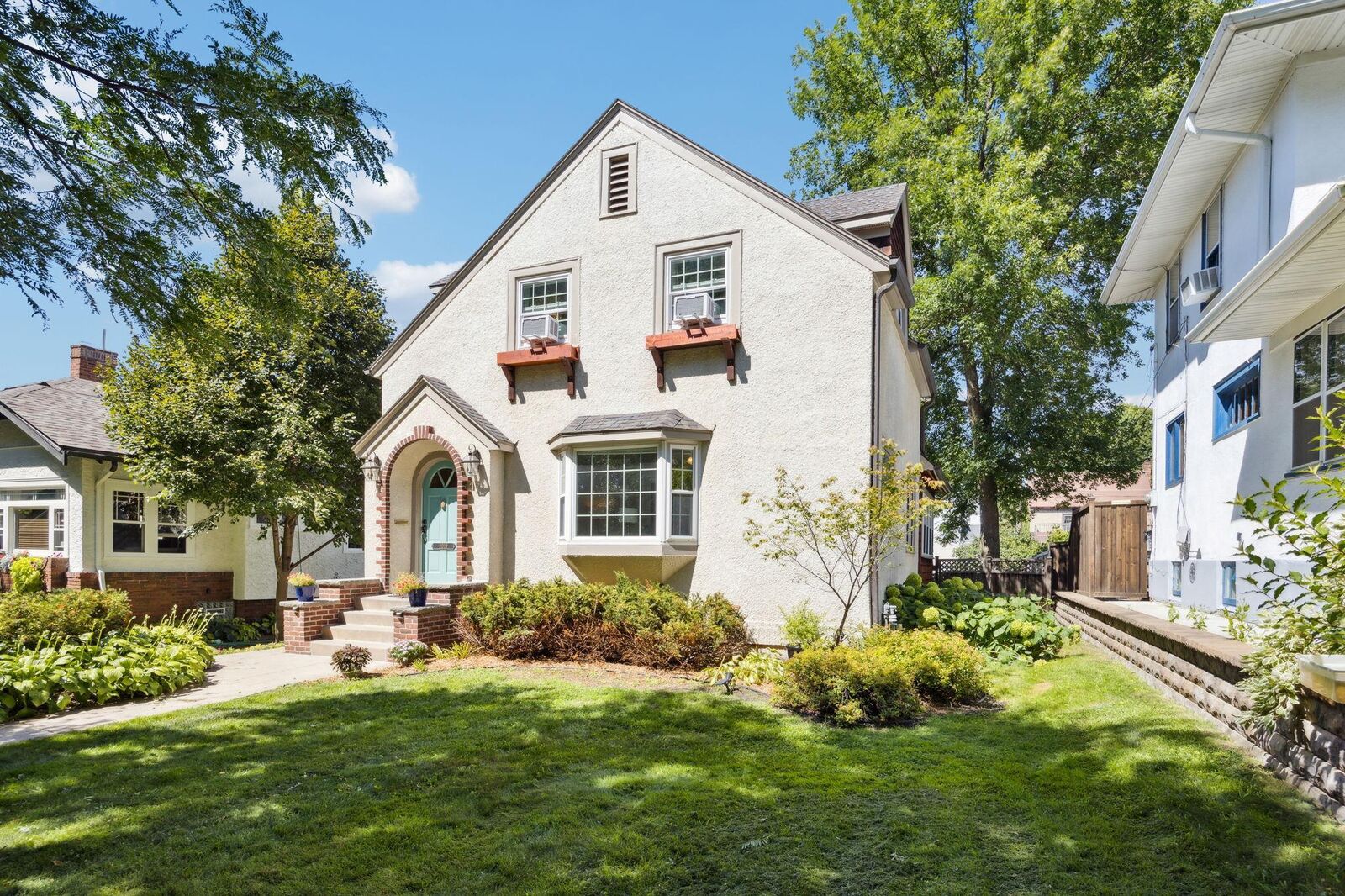 Property Photo:  2019 Palace Avenue  MN 55105 