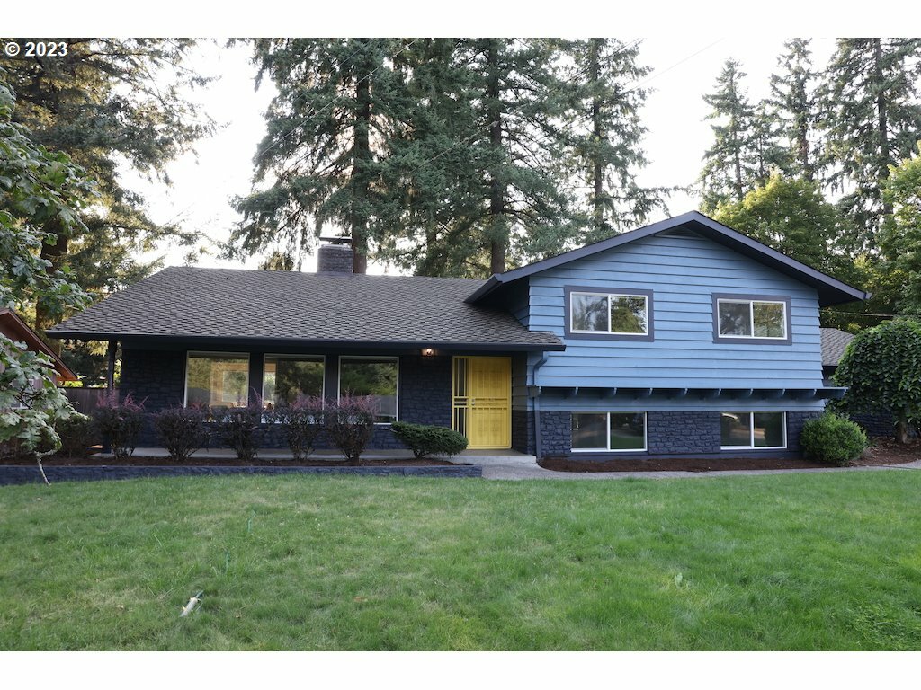Property Photo:  3414 NE Royal Oaks Dr  WA 98662 
