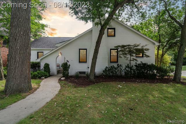 Property Photo:  93 Oakdale Boulevard  MI 48069 