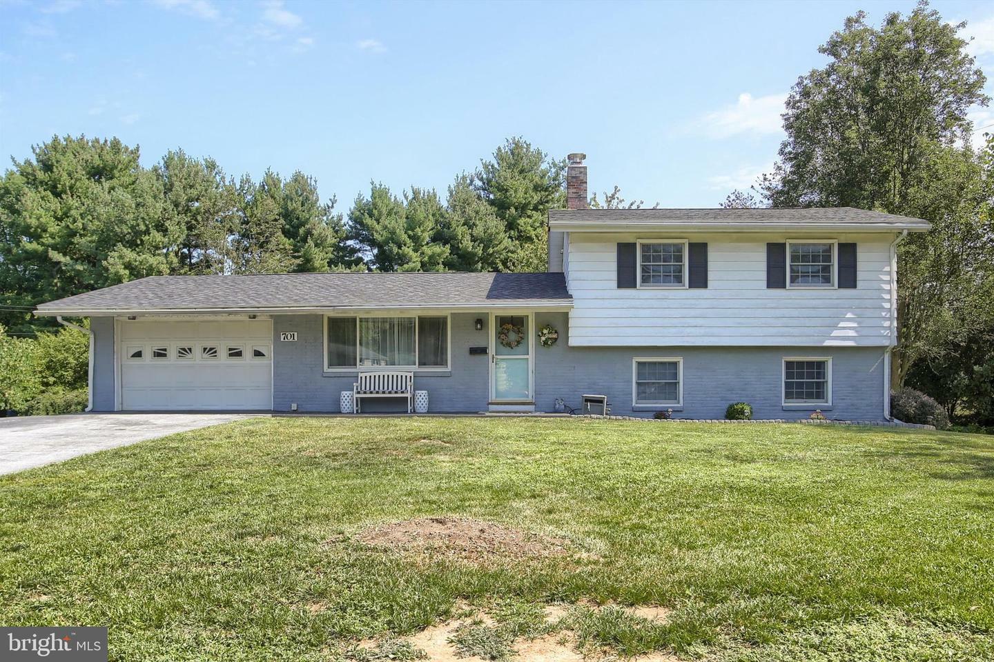 Property Photo:  701 Noble Boulevard  PA 17013 