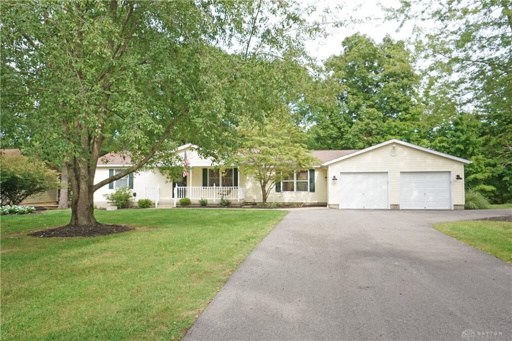 Property Photo: 18 Horse Shoe Cove OH 45171