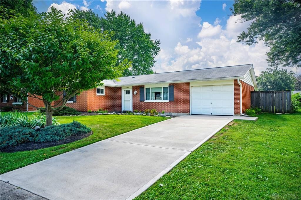 Property Photo: 2245 Carolina Drive OH 45385